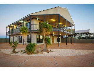 16 Crevalle Way - Fantastic House with Gulf Views Guest house, Exmouth - 2
