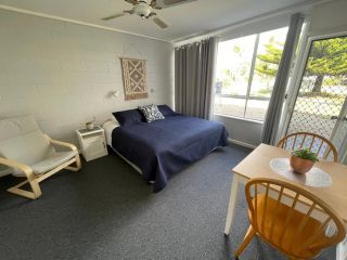 Fishpen Holiday Apartments Guest house, Merimbula - 1