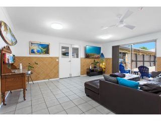 17 North Street Budget Accommodation Hotel, Caloundra - 4