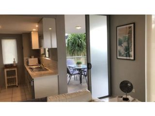 #18 Outlook Caloundra, Modern, Town Centre Guest house, Caloundra - 3