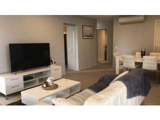 #18 Outlook Caloundra, Modern, Town Centre Guest house, Caloundra - 2