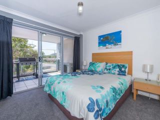 18 'Shoal Bay Beach Apartments' - fantastic air conditioned unit with a pool & lift Apartment, Nelson Bay - 4