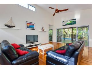 19 Satinwood - Natures retreat with a bit of sandy feet Guest house, Rainbow Beach - 4