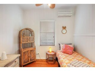 1910 Retro Styled, Pet Friendly, Traditional Queenslander Home Guest house, Eumundi - 5