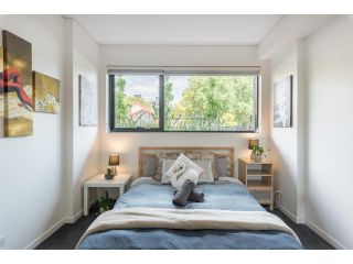 1BR and Study Apt in Homebush Sleeps 5 Apartment, Sydney - 3