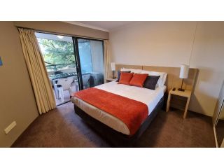 1BR Executive Apartment in City Centre Apartment, Canberra - 2