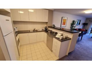 1BR Executive Apartment in City Centre Apartment, Canberra - 4