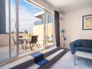 1BR Unit at Manly Beach with Pool & Hot Tub Apartment, Sydney - 4