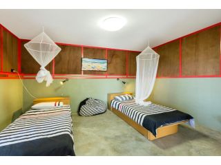 2/38 Booran Street Guest house, Point Lookout - 1