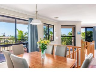 2/80 Cooloola Drive - Comfortable and cosy unit enjoying ocean views and views to Fraser Island Guest house, Rainbow Beach - 5