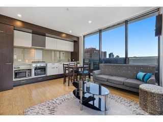 2-Bed Unit With Balcony Near Southbank Restaurants Apartment, Melbourne - 3