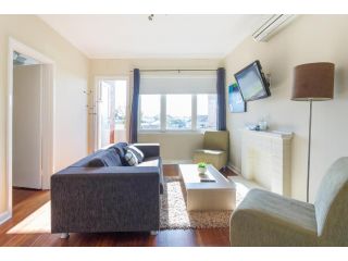 2 Bedroom 1 Bathroom Apartment Apartment, Perth - 2