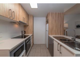 2BD2BATH seconds from RNARBWHValley Apartment, Brisbane - 3