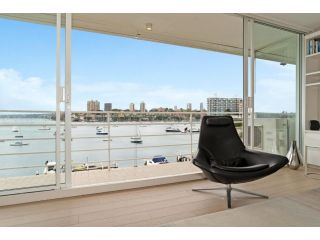 Bay View 2 Bedroom Apartment Apartment, Sydney - 1