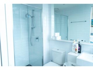 2 Bedroom Apartment with City Views Apartment, Melbourne - 5