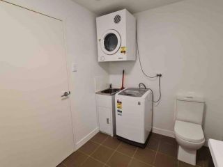 2 bedroom apartment with swimming pool. Apartment, Liverpool - 1