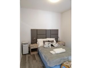 2-bedroom security apartment with free parking on premises Apartment, New South Wales - 5
