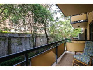 2 Bedroom St Lucia Apartment close to UQ and CityCat Apartment, Brisbane - 1