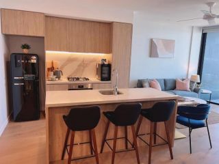 2 Bedroom Luxurious Family Apartment on 40th Floor with AMAZING Ocean Coastline Broadbeach Gold Coast GC40 Apartment, Gold Coast - 2
