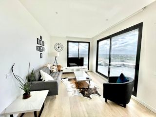 2 Bed 2 Bathroom Penthouse With Amazing Balcony & City Views - Across From Highpoint Apartment, Maribyrnong - 2