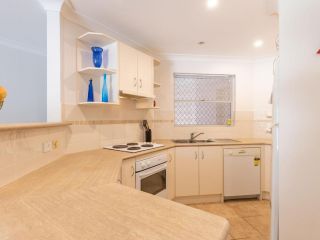 Kristie Court, 2 7 Weatherly Close Guest house, Nelson Bay - 3