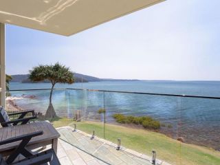 2 'Lanimer' 14 Mitchell Street - beautiful waterfront property with spectacular views Apartment, Soldiers Point - 2
