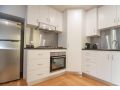 2 minutes from city, free parking and beautiful views! Apartment, Newstead - thumb 3