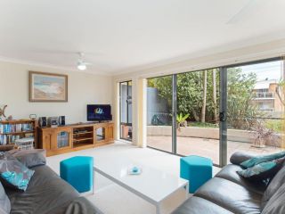 2 'Peninsula Waters' - three bedroom unit with spacious private courtyard & WIFI Apartment, Soldiers Point - 3