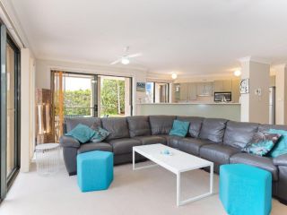 2 'Peninsula Waters' - three bedroom unit with spacious private courtyard & WIFI Apartment, Soldiers Point - 1