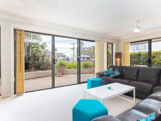 2 'Peninsula Waters' - three bedroom unit with spacious private courtyard & WIFI Apartment, Soldiers Point - 4