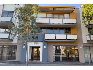 2 Royal Rest Quality Beds, 2 bed West Perth- parking Apartment, Perth - 1