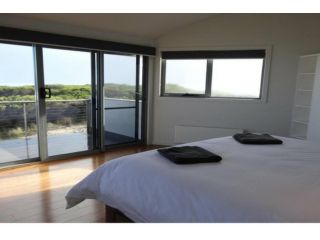 Wave Retreat, King Island Guest house, King Island - 3