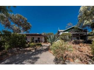 2-Storey Chalet Bed and breakfast, Western Australia