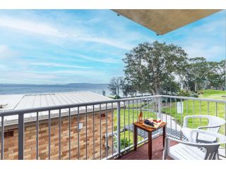 2 'Sunnie Belle' 3 Victoria Parade- water views over Nelson Bay foreshore Apartment, Nelson Bay - 2