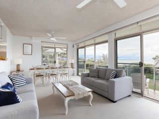 2 'The Helm' 22 Voyager Cl - Stunning waterfront unit with Air Conditioning Apartment, Nelson Bay - 4