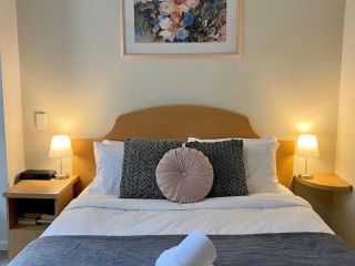 203 Cute as a Button - sleeps 2 - chrome cast Apartment, Perth - 5