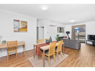 207 Executive Escape on James - 2 bedroom with parking Apartment, Perth - 4