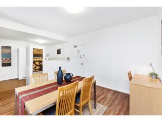 207 Executive Escape on James - 2 bedroom with parking Apartment, Perth - 5