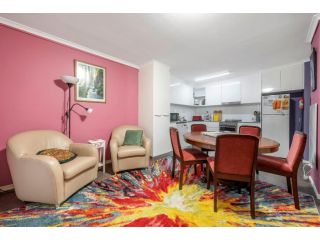 Pet Friendly Home - Pool & Parking - Tennis Court Apartment, New South Wales - 1