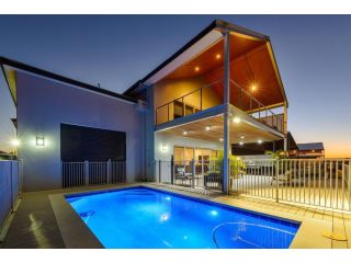 21 Corella Court - PRIVATE JETTY & POOL Guest house, Exmouth - 1