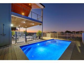 21 Corella Court - PRIVATE JETTY & POOL Guest house, Exmouth - 2