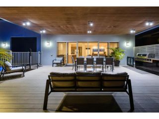 21 Corella Court - PRIVATE JETTY & POOL Guest house, Exmouth - 4