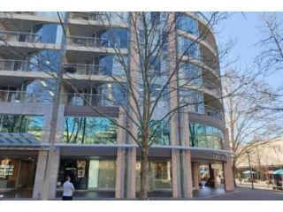 Entire of spacious neat Apartment in the heart of city! Apartment, Canberra - 5