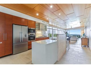 Trendy treetop living with sea views, Noosa Heads Apartment, Noosa Heads - 4