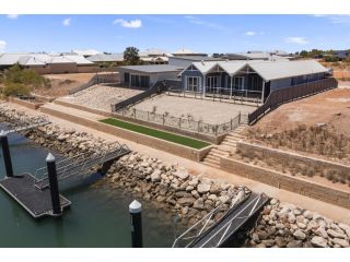 22 Kestrel Place- PRIVATE JETTY Guest house, Exmouth - 3