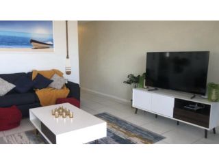 #24 K I G Heights, Kings Beach - Stunning Views Guest house, Caloundra - 5