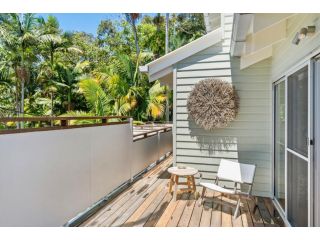 24 Seaview Terrace Beachside Oasis with Pool Guest house, Sunshine Beach - 5