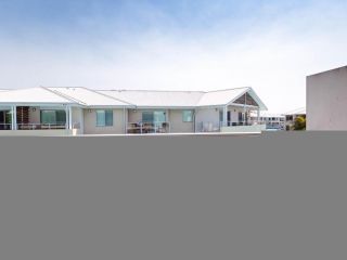 245 Pacific Blue 265 Sandy Point Rd air conditioned unit with resort facilities and linen supplied Apartment, Salamander Bay - 2