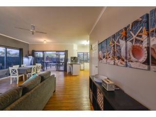 27 Osprey Way - Amazing Pet-Friendly Beach House with Gulf Views Guest house, Exmouth - 4