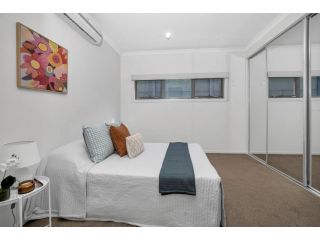 2Bedroom Tranquil Townhouse CLOSE TO CBD & AIRPORT Apartment, Melbourne - 2